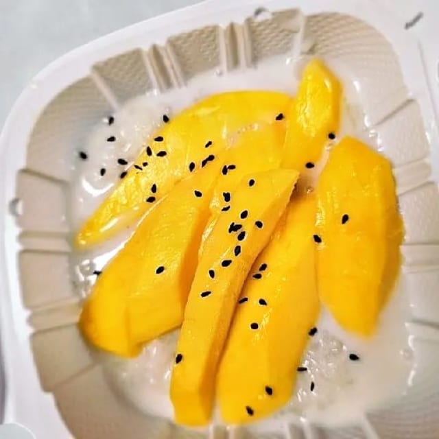 Ice Cream Mango with Sticky Rice.